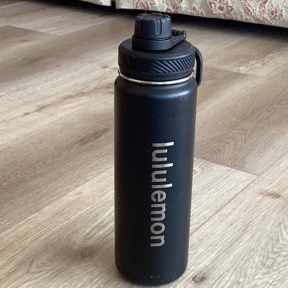 Lululemon Back to Life Sport Bottle 24oz in Black - Picture 3 of 9